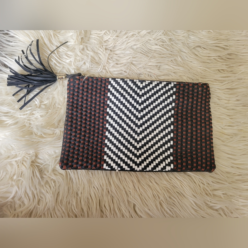 Woven clutch bag